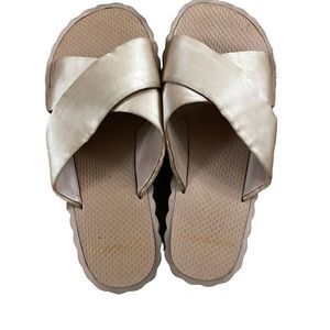 Tory Burch~ Women's Satin ~ Scalloped Platform Wedge ~ Slide Sandals ~ size 7